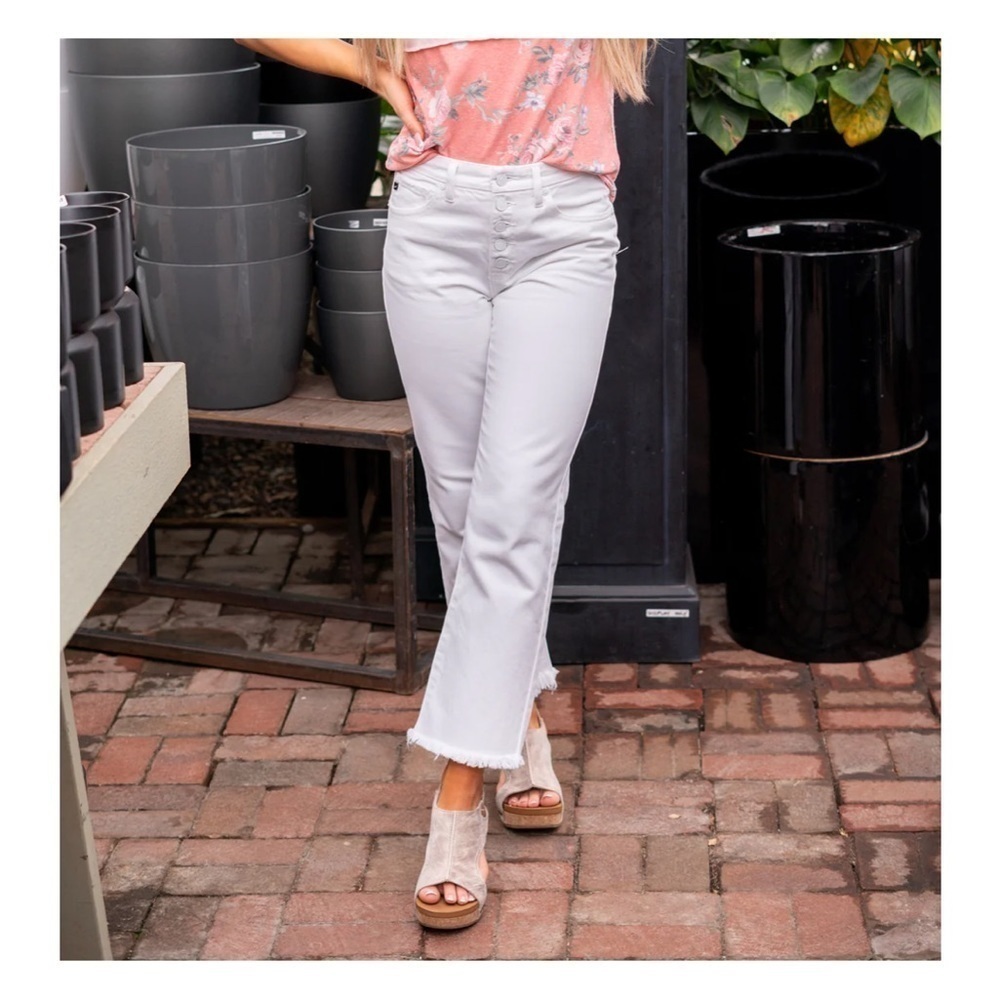 KanCan Button fly white denim NWT sold out !🔥 - Picture 5 of 8